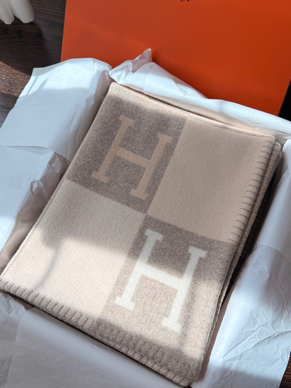 Hermès Beige & Taupe Wool & Cashmere Avalon Blanket with H Motif Coco Camomille